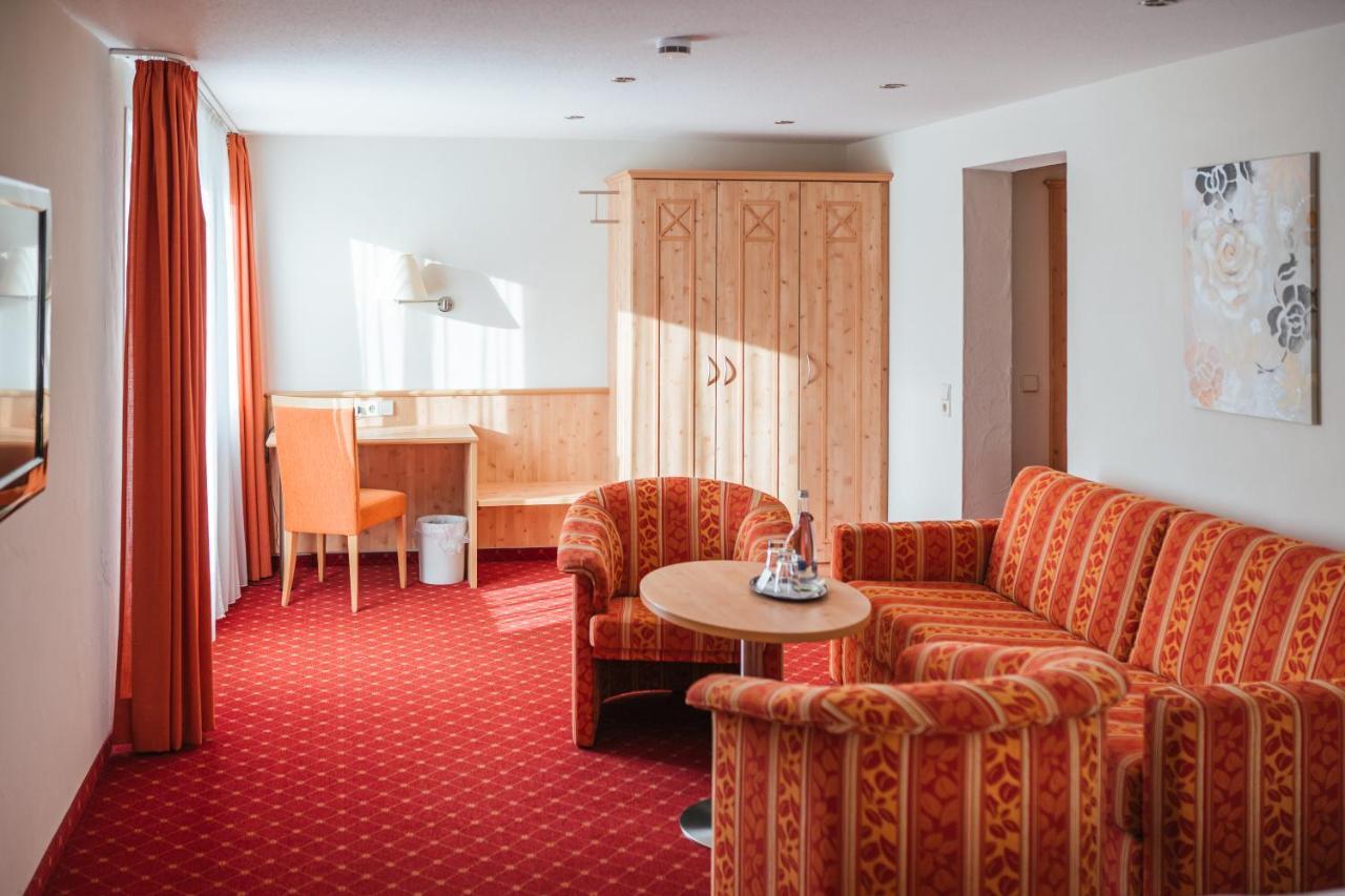 Hotel Waldeck Mit Restaurant "Florian'S" เฟลด์แบร์ก ภายนอก รูปภาพ