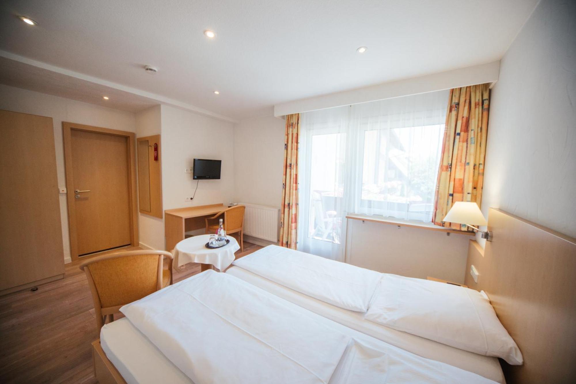 Hotel Waldeck Mit Restaurant "Florian'S" เฟลด์แบร์ก ห้อง รูปภาพ